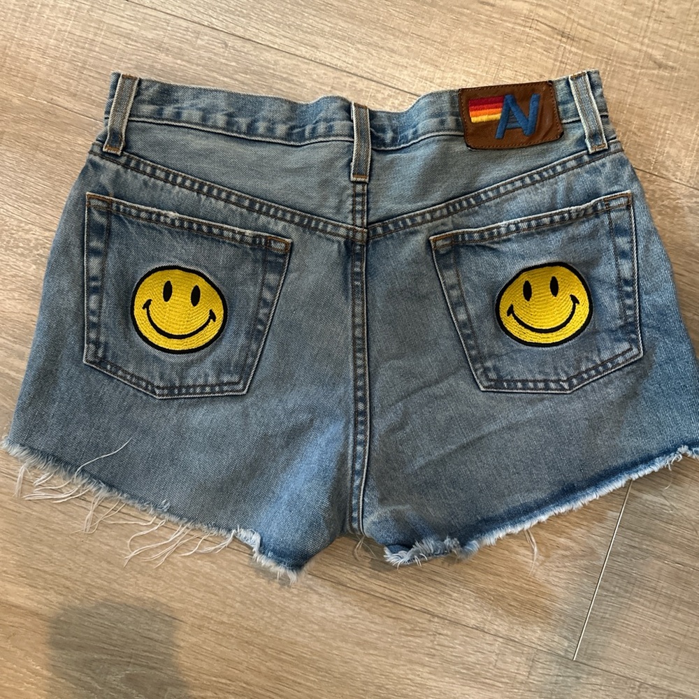 AVIATOR NATION SMILEY JEAN DENIM SHORTS 28